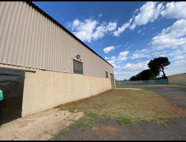 500M² WAREHOUSE TO LET IN EIKENHOF